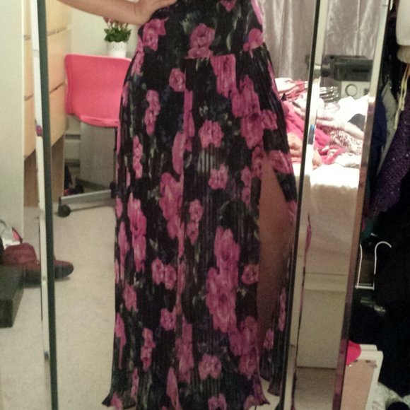 TOBI Purple, Black, & Blue Floral Maxi Skirt (Full-Length) - Sz Medium - Picture 9 of 9